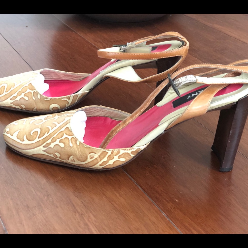 Very rare DKNY Victorian inspired print mule heel